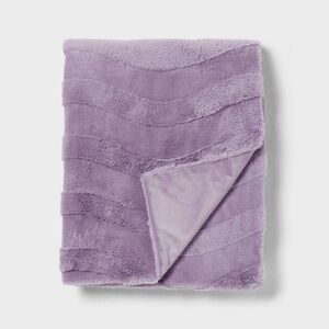 Purple Wave Kids' Plush Throw Blanket - Pillowfort